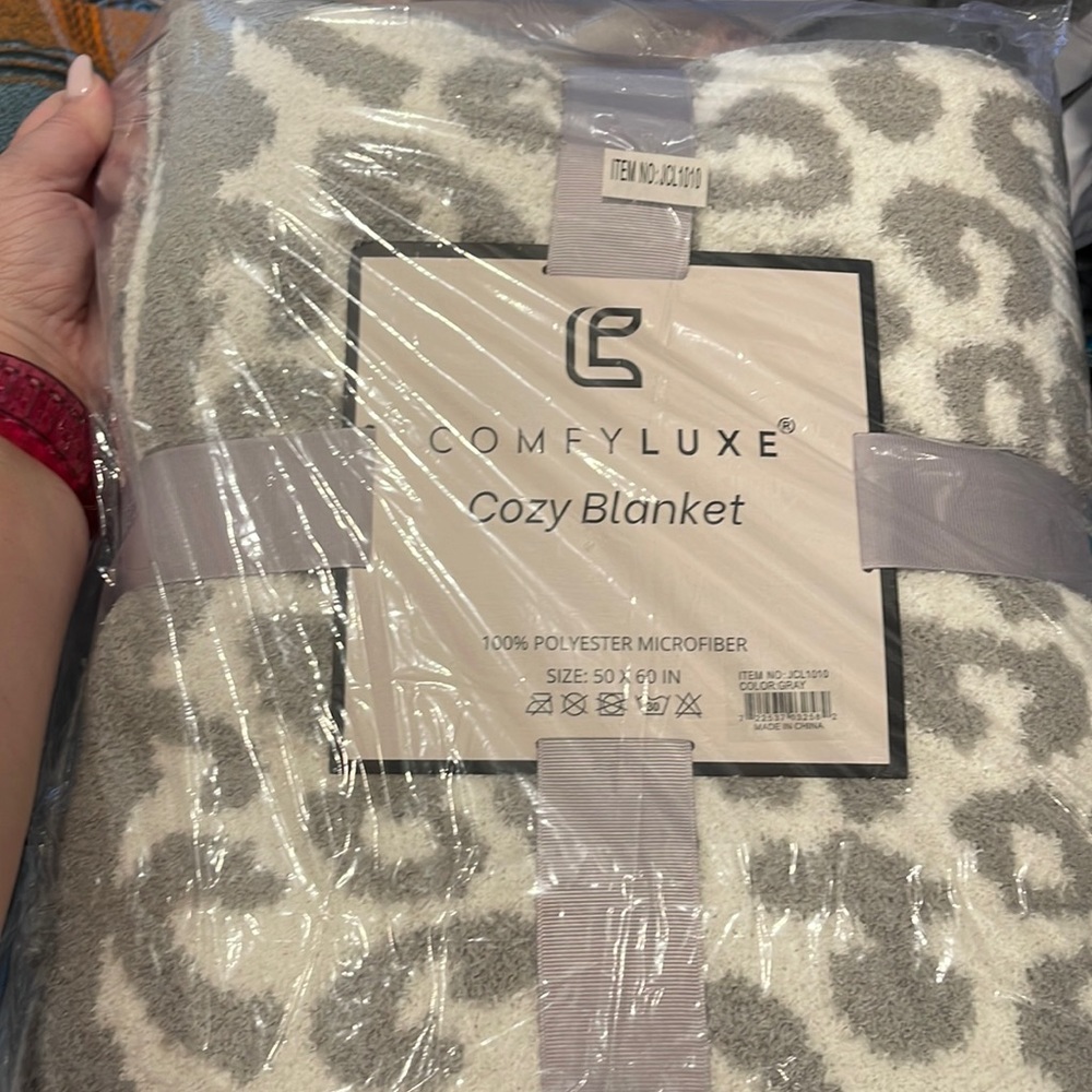 Grey cheetah 50x60 comfy Lux blanket